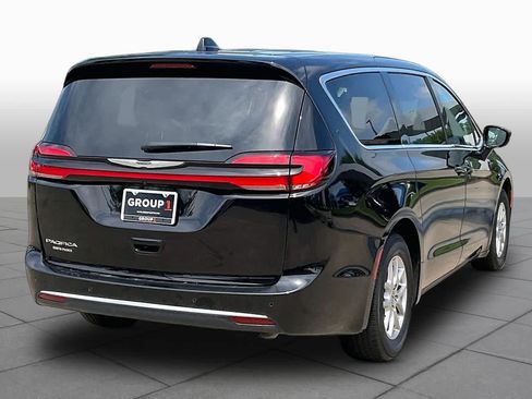 Certified 2024 Chrysler Pacifica Touring-L FWD image 13