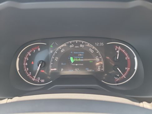 Certified 2025 Toyota RAV4 XLE FWD image 30