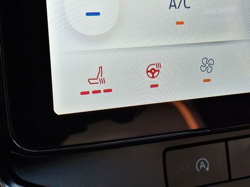 Certified 2024 Ford Expedition Platinum image 24