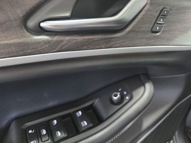 Used 2022 Jeep Grand Cherokee L Limited AWD/4WD image 19