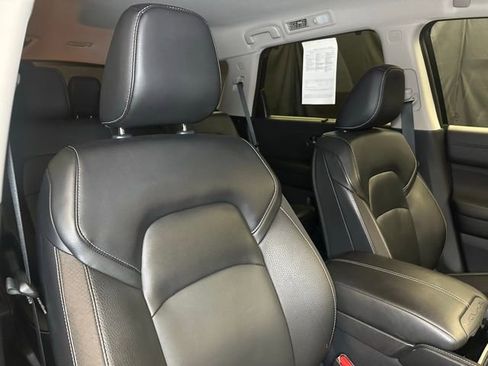Used 2023 Nissan Pathfinder SL AWD/4WD image 15
