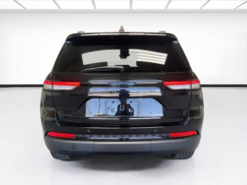 Used 2023 Jeep Grand Cherokee Altitude AWD/4WD image 5