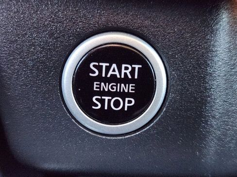 Used 2021 Nissan Rogue SV AWD/4WD image 23