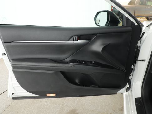 Used 2019 Toyota Camry XSE w/ Driver Assist Package FWD image 11
