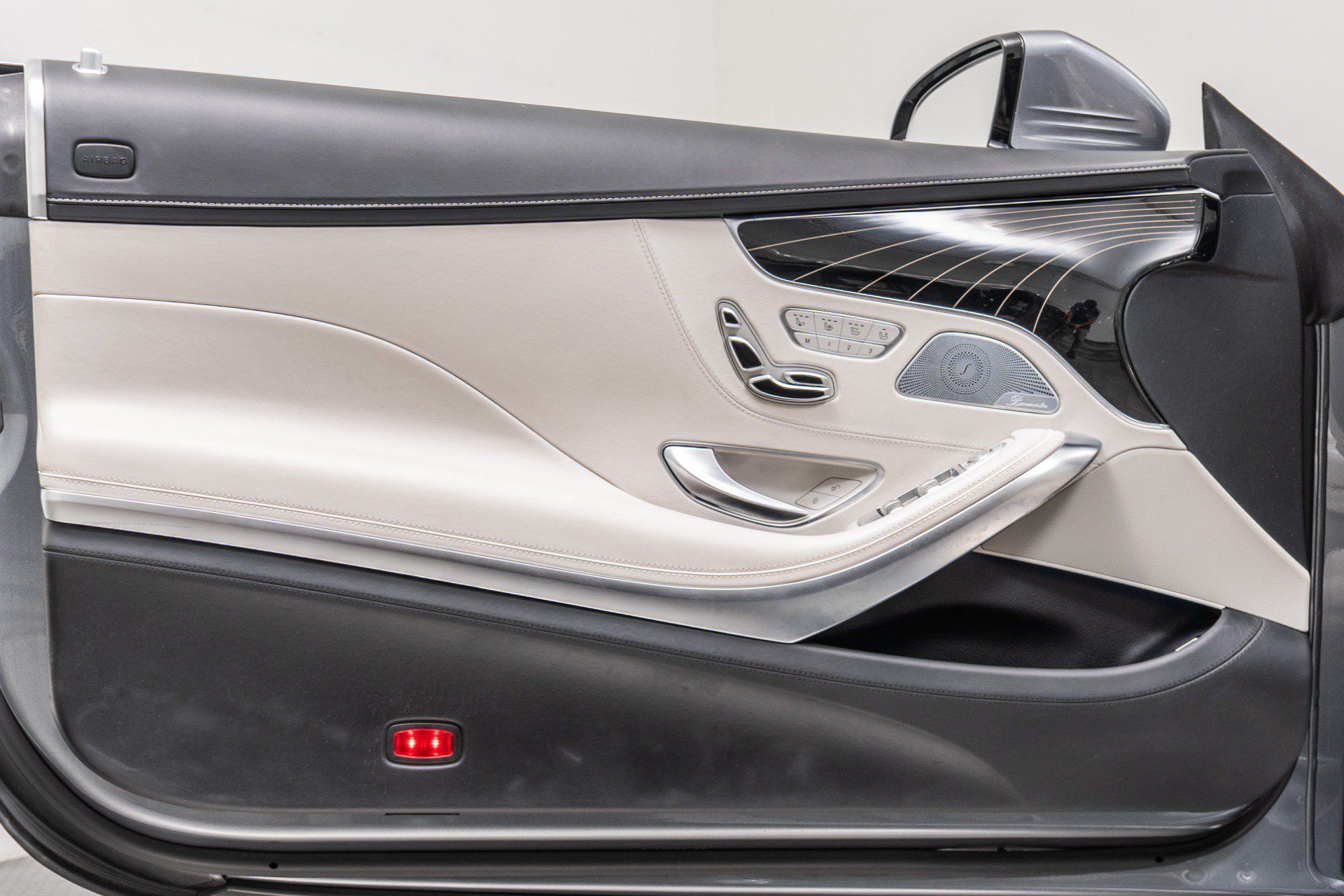 Used 2017 Mercedes-Benz S 63 AMG 4MATIC Cabriolet image 40
