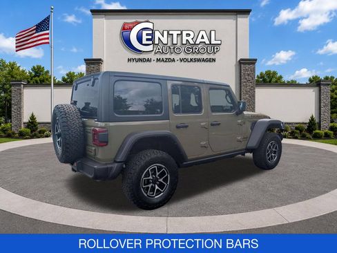 Used 2025 Jeep Wrangler Unlimited Rubicon AWD/4WD image 8