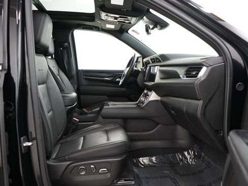 Used 2023 GMC Yukon Denali w/ Advanced Technology Package AWD/4WD image 11