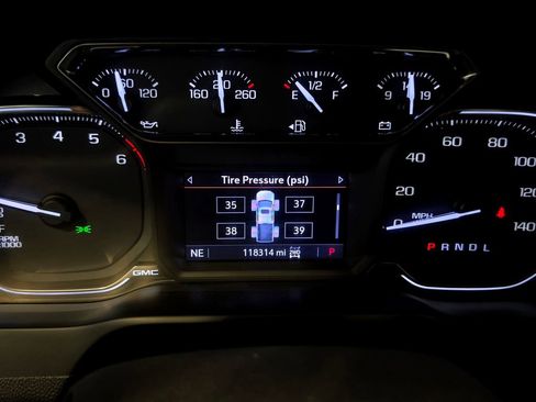 Used 2019 GMC Sierra 1500 SLT w/ SLT Premium Plus Package AWD/4WD image 33
