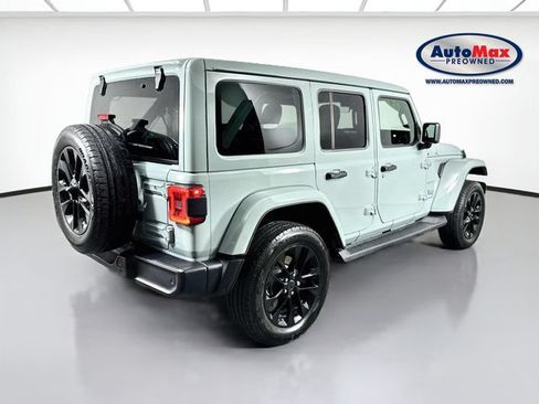 Used 2024 Jeep Wrangler Unlimited Sahara w/ Technology Group AWD/4WD image 2