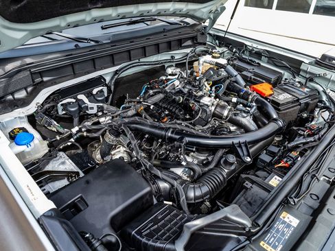 Used 2023 Ford Bronco Wildtrak image 40