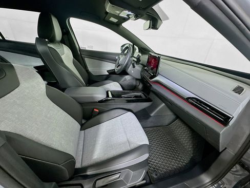 Used 2024 Volkswagen ID.4 2WD image 30