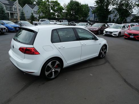 Used 2017 Volkswagen GTI SE FWD image 7