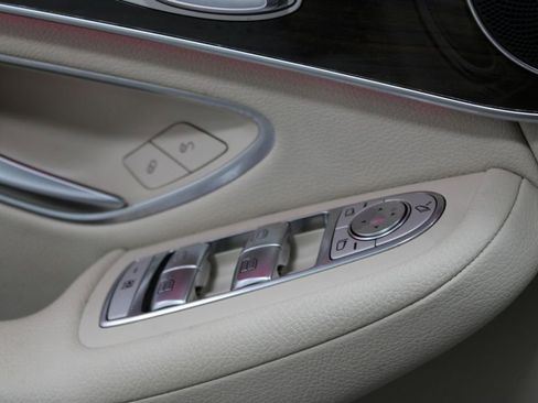 Used 2022 Mercedes-Benz GLC 300 4MATIC image 36