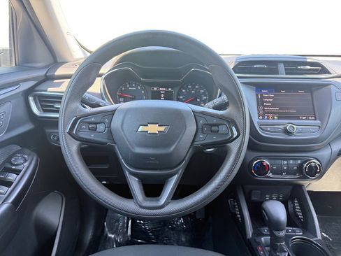 Used 2023 Chevrolet TrailBlazer LT image 12