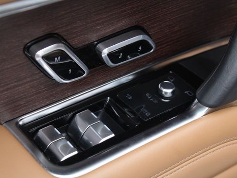 Used 2023 Land Rover Range Rover SE image 11