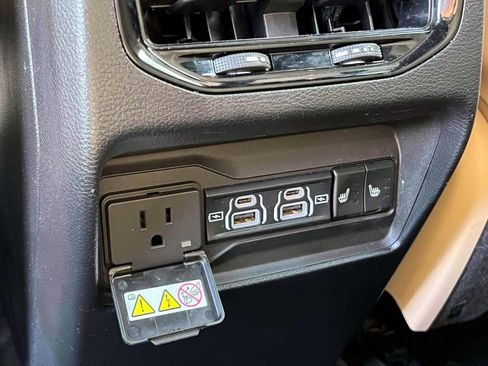 Used 2022 Jeep Grand Cherokee Limited 4xe image 13