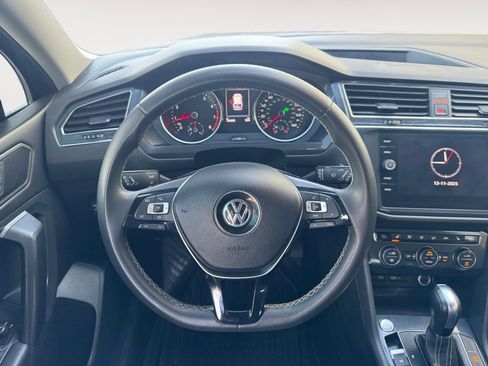 Used 2021 Volkswagen Tiguan SE image 12