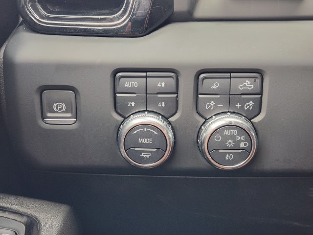 Used 2024 GMC Sierra 2500 AT4 w/ AT4 Premium Plus Package AWD/4WD image 24