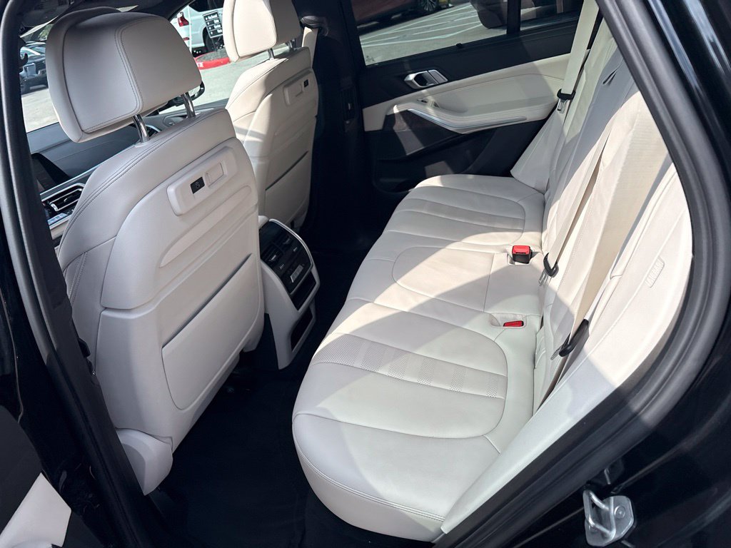 Used 2022 BMW X5 sDrive40i w/ M Sport Package RWD image 19