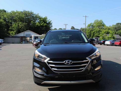 Used 2018 Hyundai Tucson Value AWD/4WD image 2