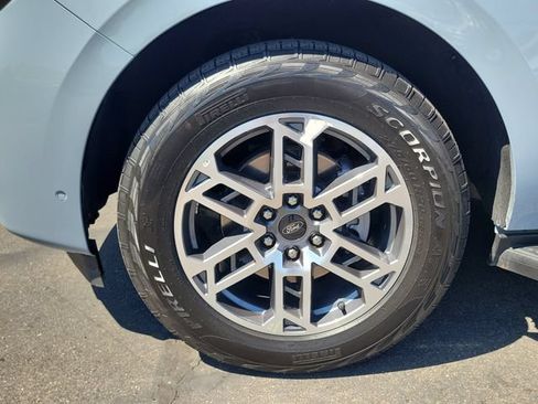 Used 2025 Ford Expedition Active AWD/4WD image 27