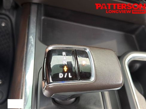 Used 2022 GMC Sierra 1500 SLT AWD/4WD image 16