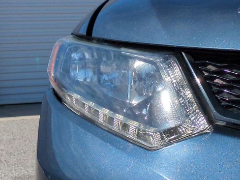 Used 2016 Nissan Rogue S image 10