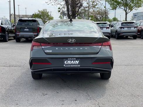 New 2026 Hyundai Elantra SE FWD image 6