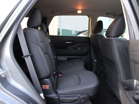 Certified 2022 Nissan Pathfinder SV image 14