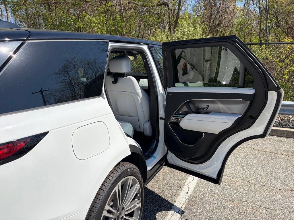 New 2026 Land Rover Range Rover Sport SE AWD/4WD image 16