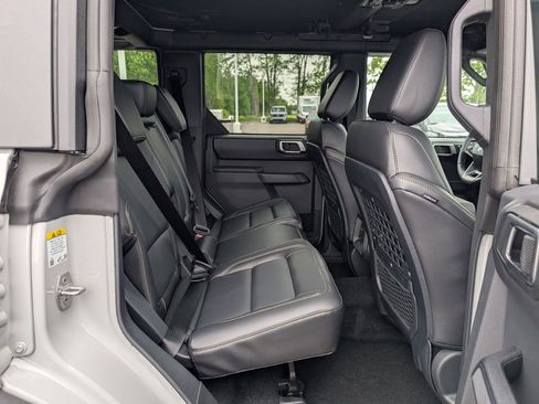 New 2026 Ford Bronco Badlands AWD/4WD image 18