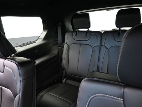 New 2025 Jeep Grand Cherokee L Limited w/ Black Appearance Package image 29