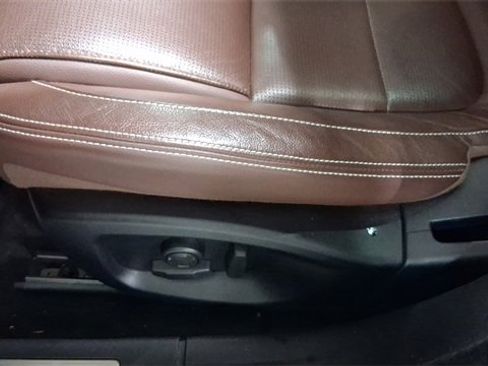 Used 2018 Jaguar XF R-Sport image 28