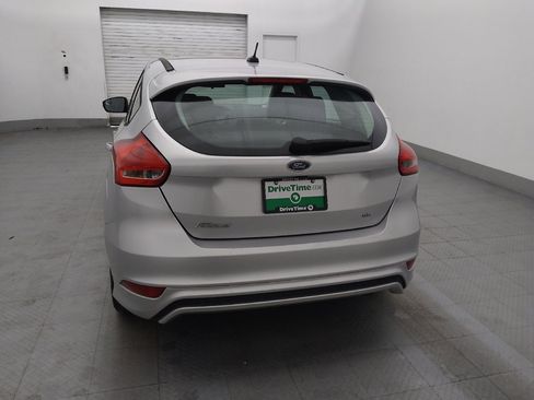 Used 2016 Ford Focus SE w/ SE Sport Package image 6
