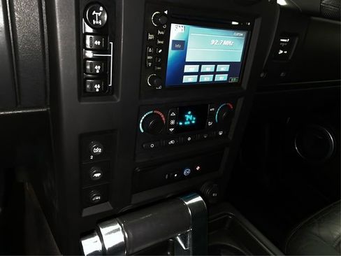 Used 2005 HUMMER H2 Luxury w/ Preferred Equipment Group image 31