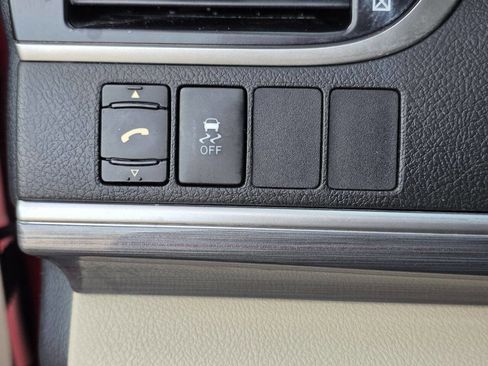 Used 2012 Toyota Camry LE w/ Protection Pkg image 19