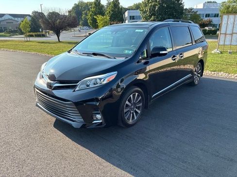 Used 2018 Toyota Sienna Limited Premium AWD/4WD image 18