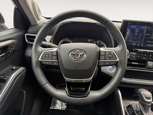 Used 2022 Toyota Highlander Platinum AWD/4WD image 13