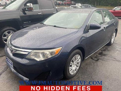 Used 2014 Toyota Camry LE FWD image 1