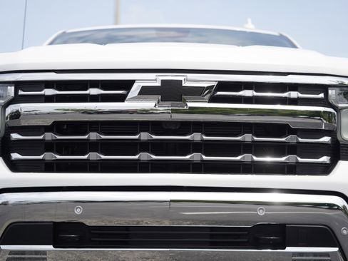 New 2026 Chevrolet Silverado 1500 LTZ w/ LTZ Premium Package AWD/4WD image 37