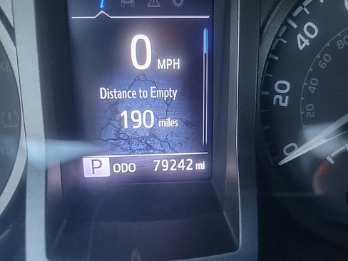 Used 2022 Toyota Tacoma TRD Off-Road image 11