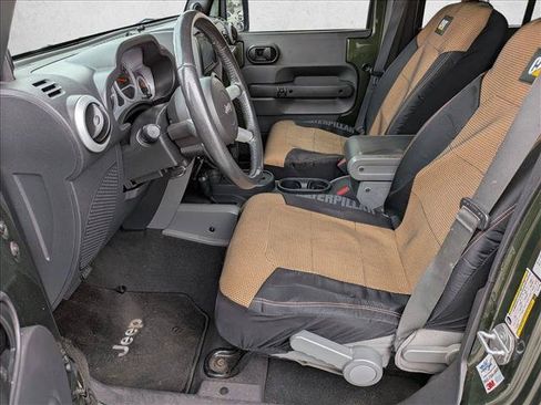 Used 2009 Jeep Wrangler Unlimited Sahara w/ Dual Top Group AWD/4WD image 15