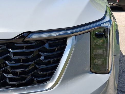 Certified 2025 Kia Sorento SX FWD image 9