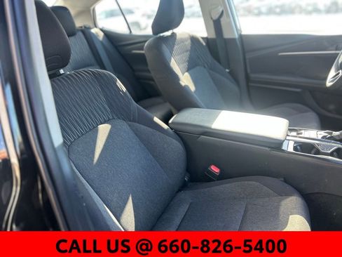 Used 2025 Toyota Camry LE image 4