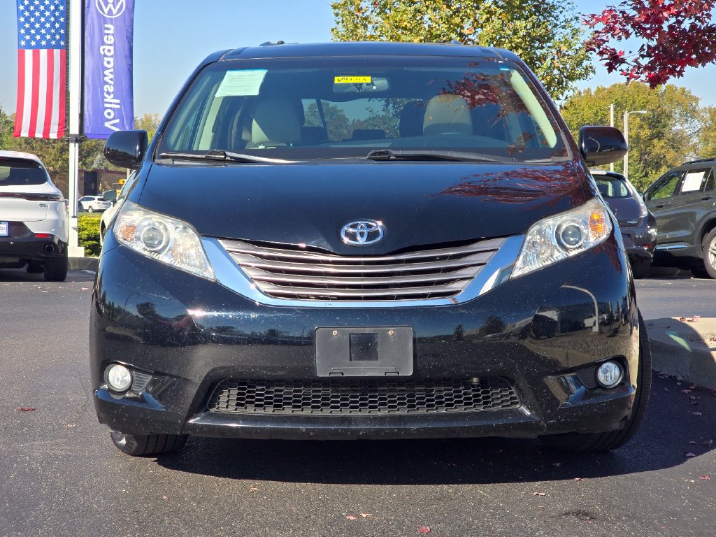 Used 2017 Toyota Sienna XLE Premium AWD/4WD image 21