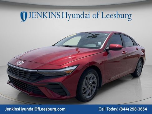Certified 2024 Hyundai Elantra SEL FWD image 10