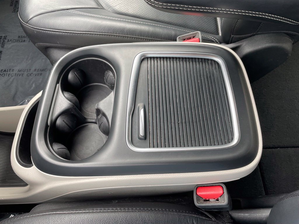Used 2022 Chrysler Pacifica Touring-L FWD image 39
