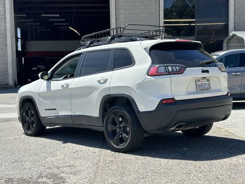 Used 2019 Jeep Cherokee Latitude Plus FWD image 4