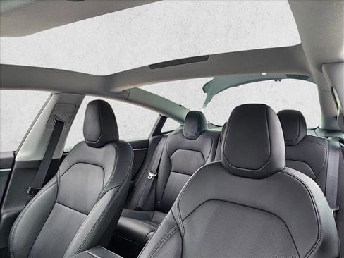 Used 2025 Tesla Model 3 Long Range image 16