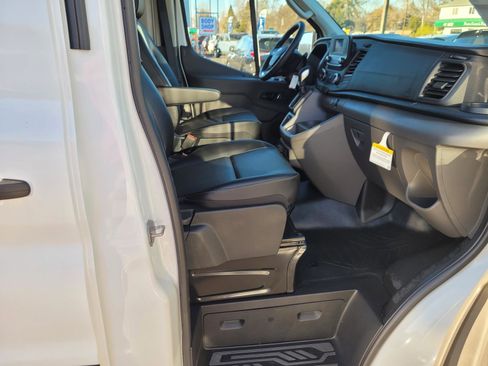 New 2025 Ford Transit 250 148 Medium Roof RWD image 13
